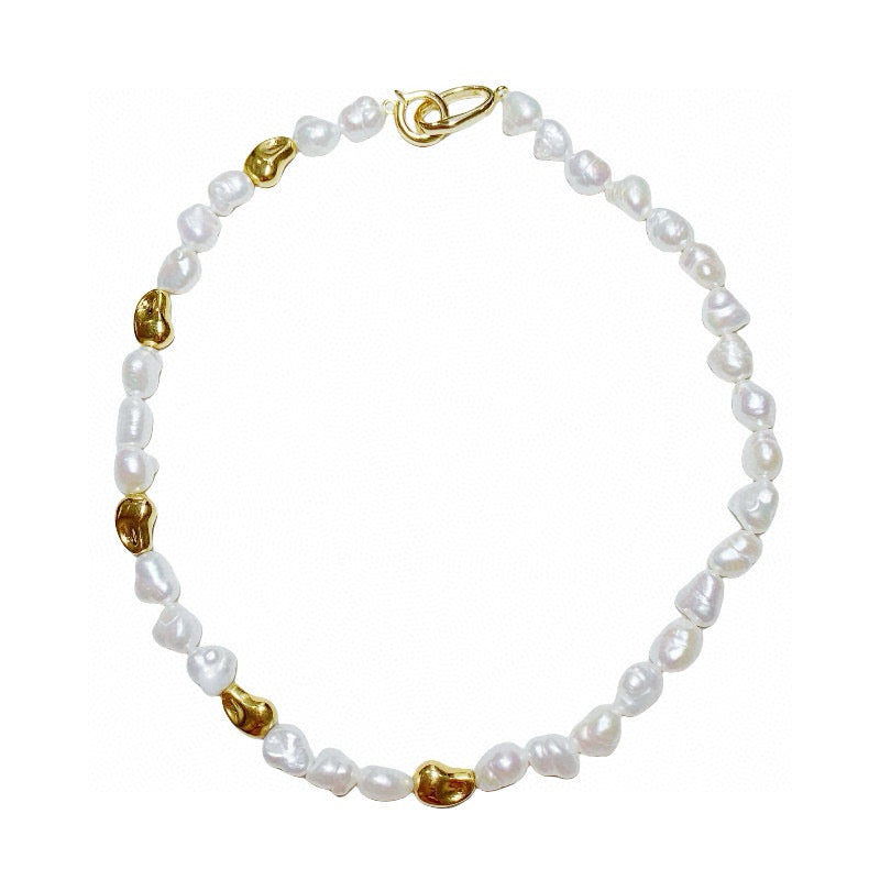 Handmade Baroque Pearl Necklace with gold-colored beads - Sheenanigan