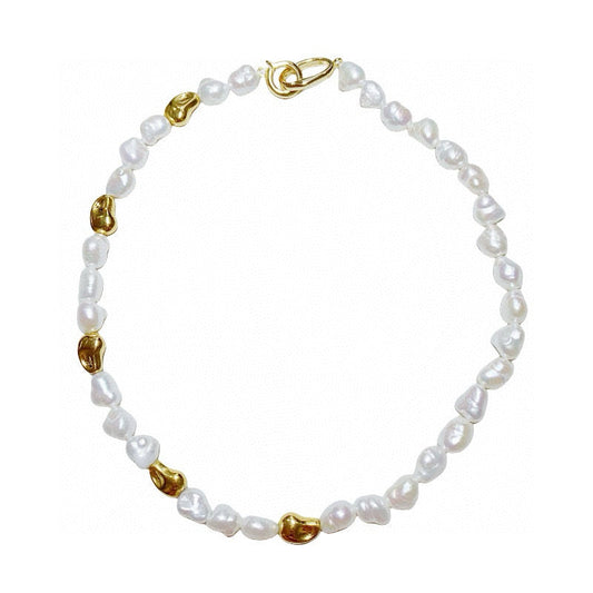 Handmade Baroque Pearl Necklace with gold-colored beads - Sheenanigan