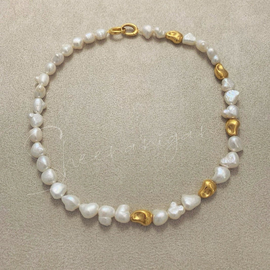 Handmade Baroque Pearl Necklace with gold-colored beads - Sheenanigan