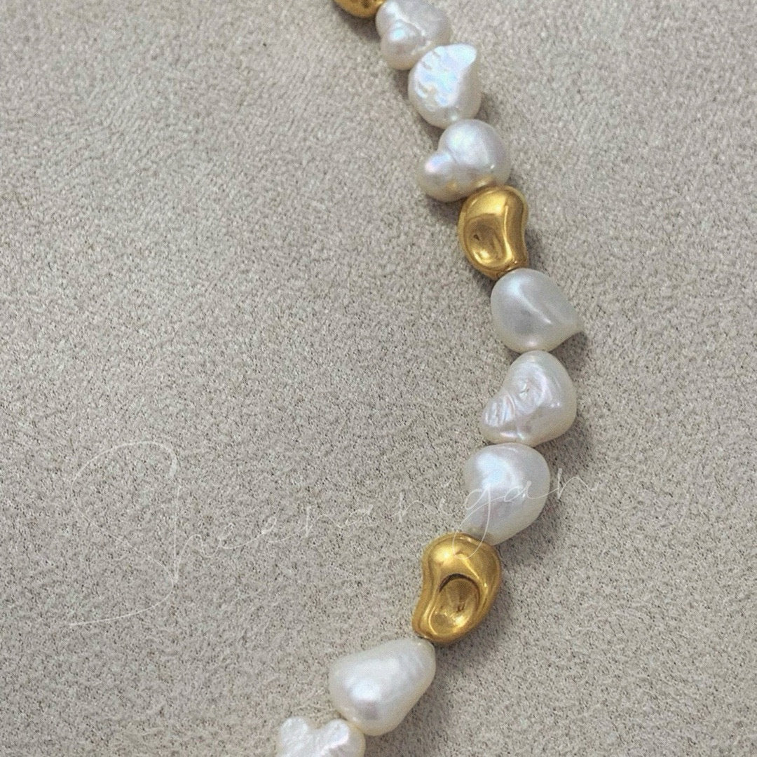 Handmade Baroque Pearl Necklace with gold-colored beads - Sheenanigan