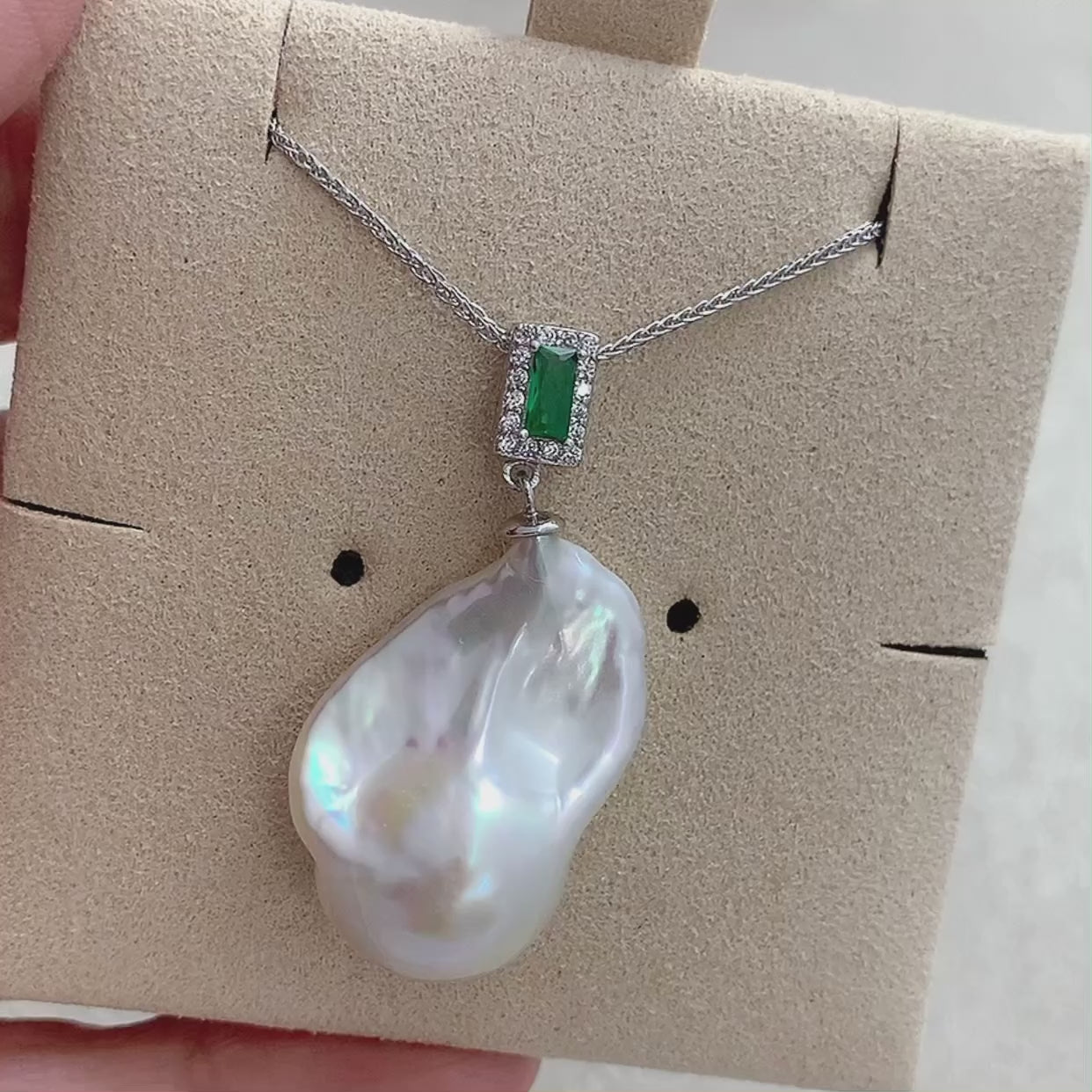 Handmade natural freshwater baroque pendant necklace